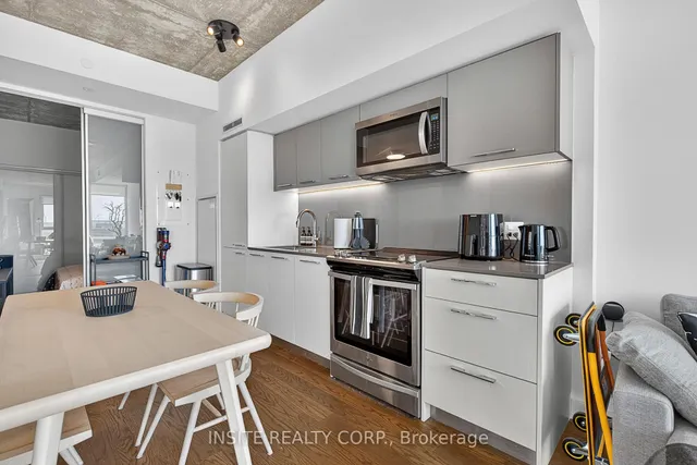 Additional image 14 of 15 Baseball Pl Unit 806