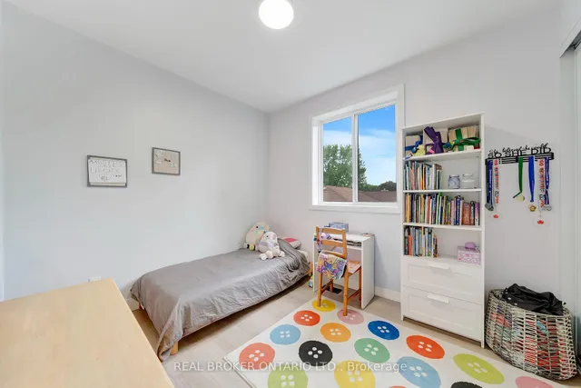 Additional image 28 of 579 Chamberlain Rd