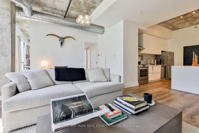 Additional image 15 of 60 Bathurst St Unit 211