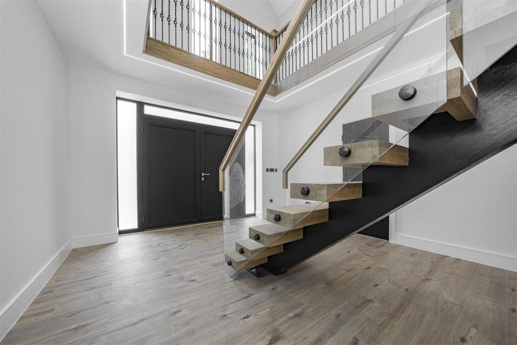 Additional image 36 of Mount Pleasant Lane, Bricket Wood