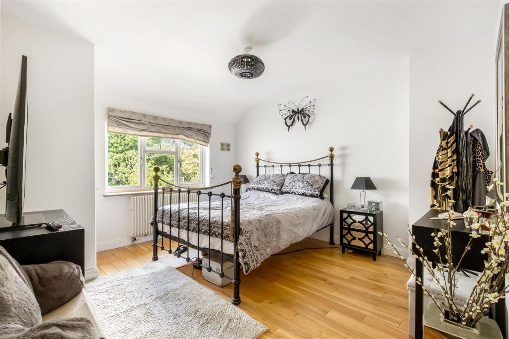 Additional image 8 of The Grove, Brookmans Park