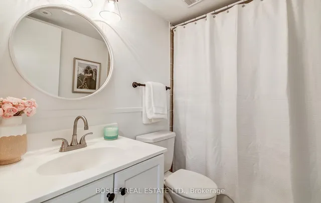 Additional image 15 of 18 Laidlaw St Unit 1018