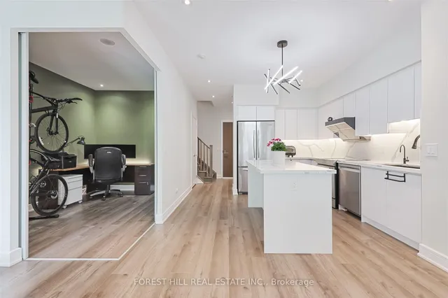 Additional image 18 of 35 Brian Peck Cres Unit TH 120