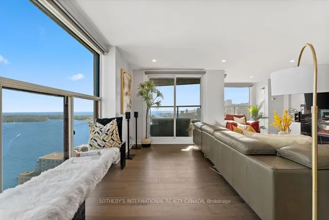 Additional image 13 of 77 Harbour Sq Unit 3208