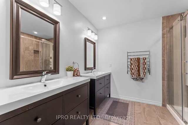房产图片 18 - 42 Meadow Wood Cres