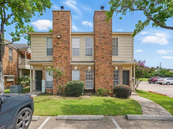 2626 Holly Hall St APT 1102, Houston, TX 77054