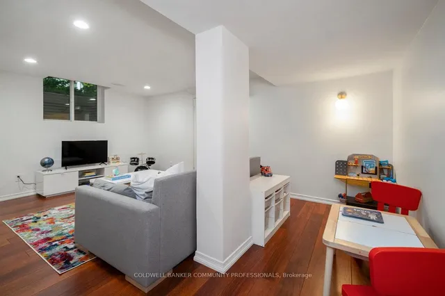 Additional image 30 of 381 Queen St