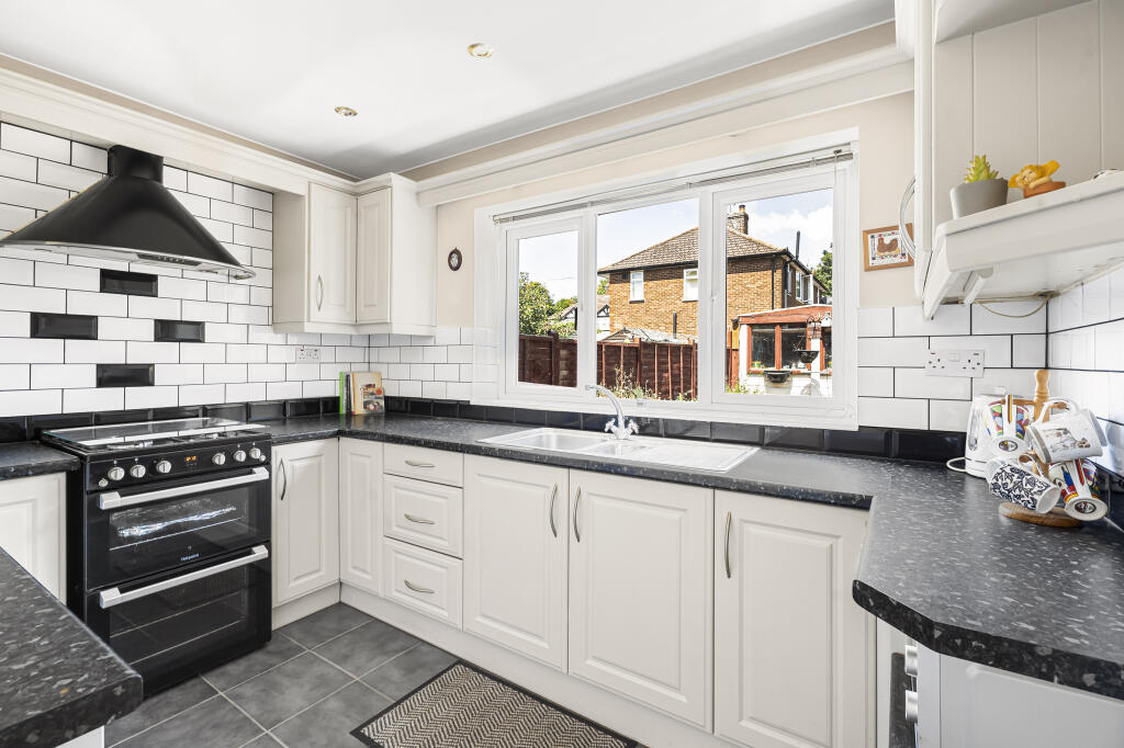 Additional image 19 of Mentmore Road, St Albans, AL1