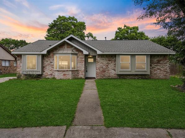 12310 Pine Knoll Dr, Houston, TX 77099