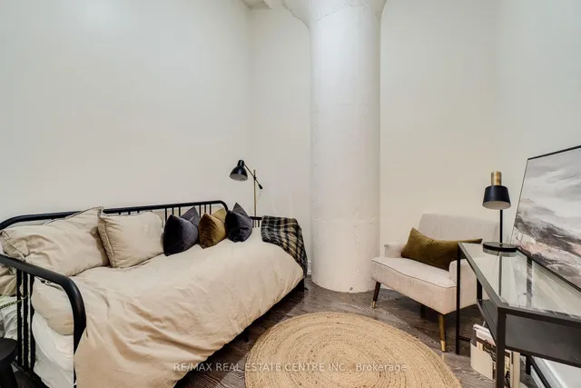 Additional image 24 of 112 Benton St Unit 211