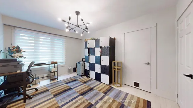 Additional image 17 of 253 Searle Ave