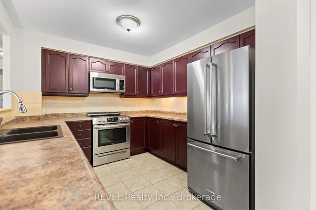 Additional image 6 of 442 Maple Ave Unit 905