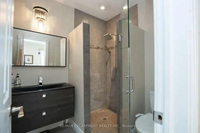 Additional image 20 of 167 NAPIER St