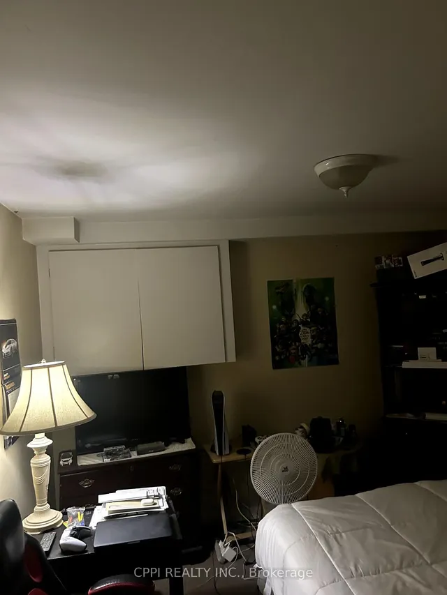 Additional image 11 of 69 Godstone Rd Unit 110