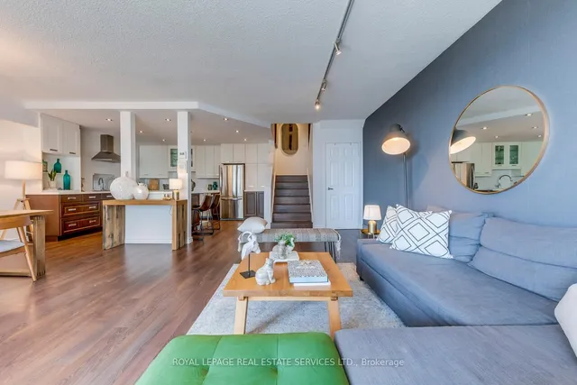 Additional image 14 of 33 Harbour Sq Unit 1032