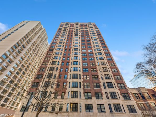 421 W Melrose St #21AD, Chicago, IL 60657
