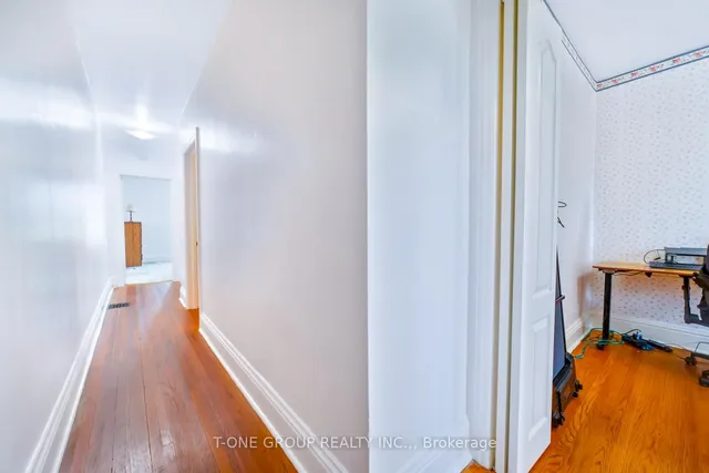 Additional image 18 of 221 Christie St