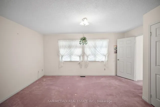 Additional image 29 of 7 Vogue Cres