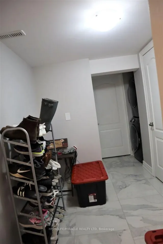 Additional image 24 of 28 Holbrook Rd