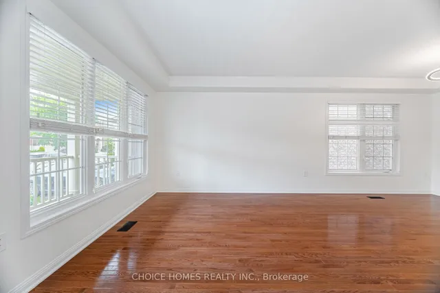 房产图片 8 - 319 麦克杜格尔交汇处