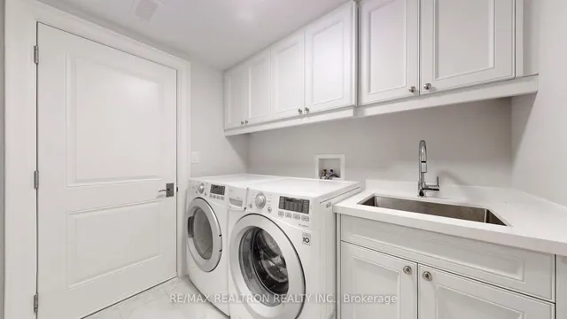 Additional image 42 of 71 Deloraine Ave