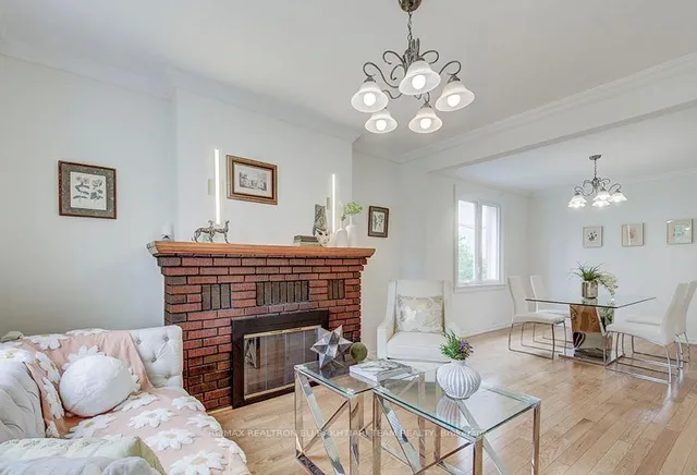 Additional image 25 of 29 Roseland Dr