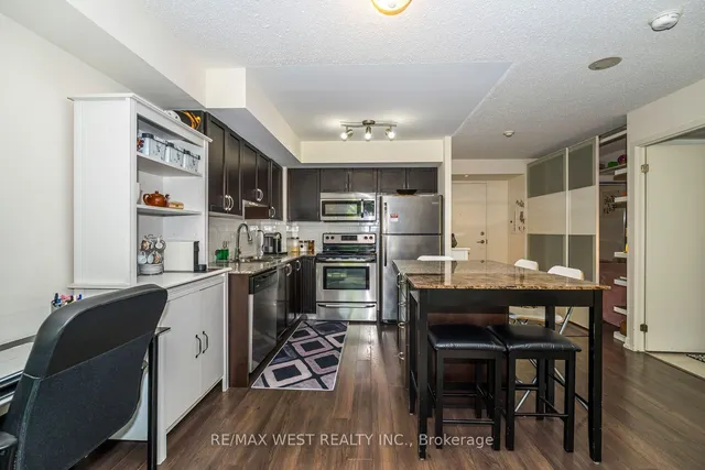 Additional image 7 of 816 Lansdowne Ave Unit 209