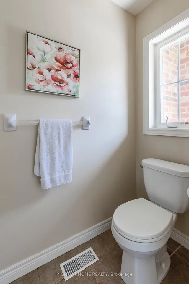 Additional image 6 of 56 Marina Point Cres