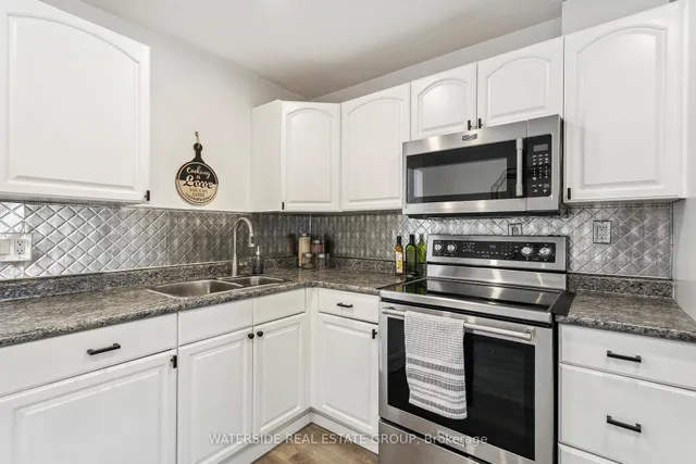 Additional image 15 of 276 Normanhurst Ave
