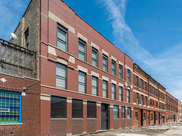 2120 W Grand Ave #D, Chicago, IL 60612