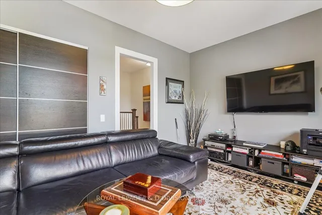 Additional image 28 of 361 Roehampton Ave