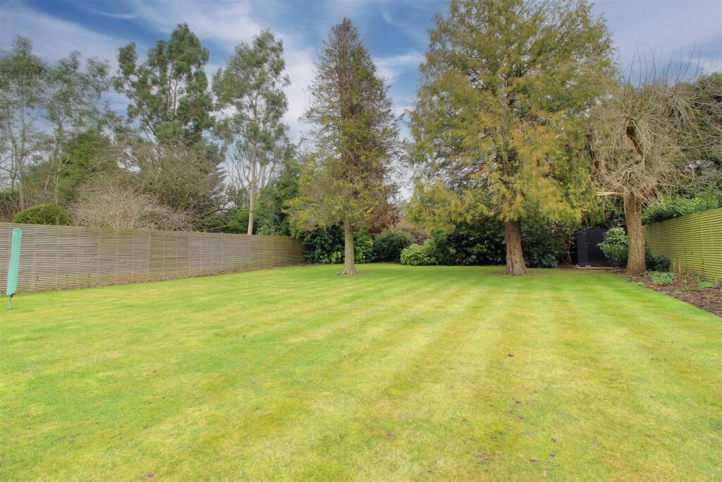 Additional image 31 of Pine Grove, Brookmans Park