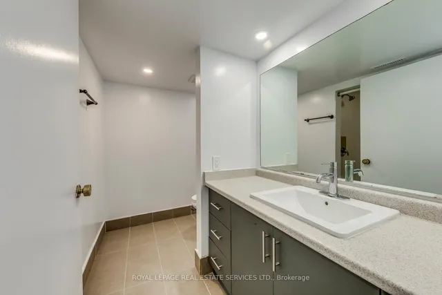 Additional image 19 of 690 Mississauga Valley Blvd