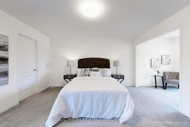 Additional image 24 of 52 Wyper Sq