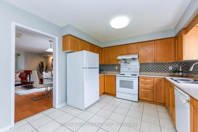 Additional image 39 of 86 Charleswood Circ