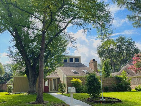 707 Center Hill Dr, Houston, TX 77079
