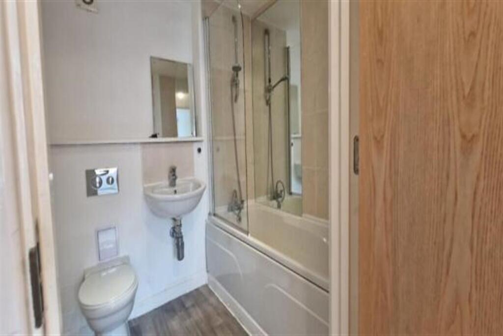 Additional image 6 of 2 bedroom property in Great Colmore Street, Birmingham