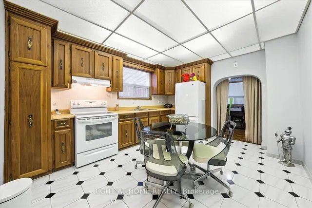 Additional image 16 of 449 Roxton Rd