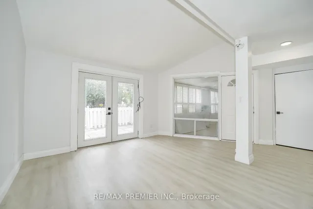 Additional image 9 of 2901 Jane St Unit Unit 106