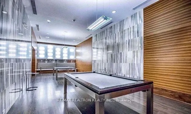 房产图片 16 - 多伦多市村绿广场135号824单元