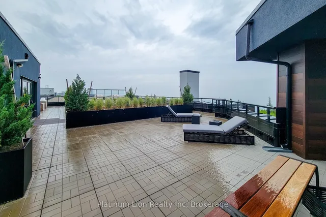 Additional image 32 of 600 North Service Rd Unit 218