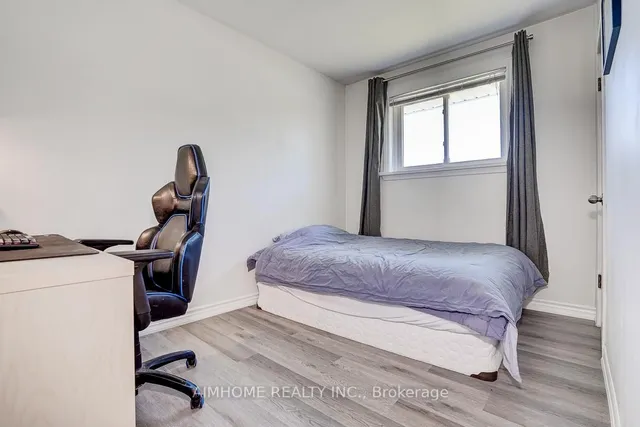 Additional image 21 of 238 KENT Cres