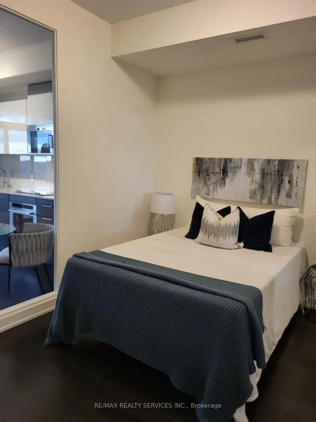 Additional image 5 of 330 Richmond St Unit 1808