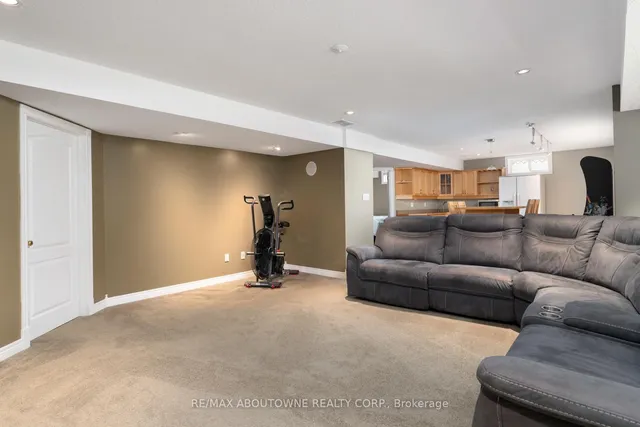 Additional image 39 of 42 Pearwood Crt