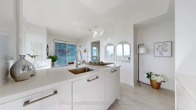 Additional image 10 of 2221 Yonge St Unit 2609