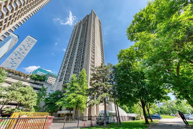 Additional image 2 of 33 Harbour Sq Unit 1032