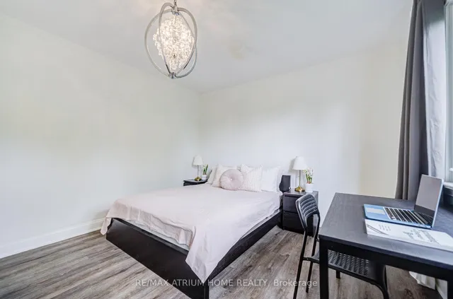 Additional image 42 of 293 Poyntz Ave