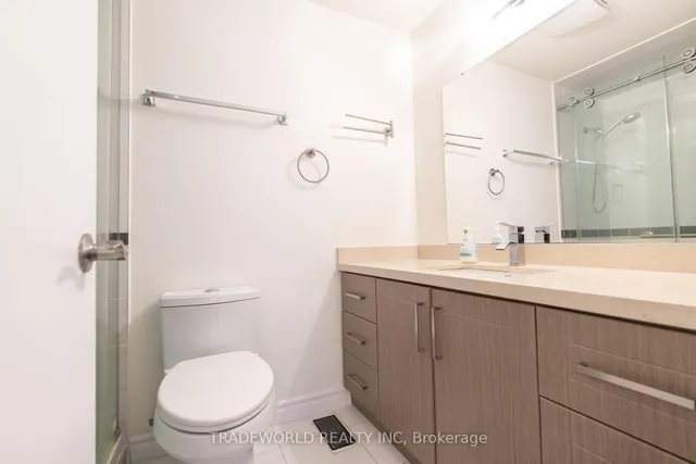 Additional image 25 of 18 Carl Cres