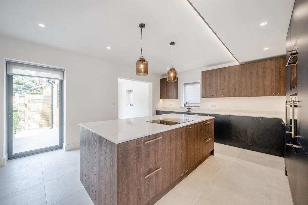 Additional image 18 of Wildwood Avenue, Bricket Wood, St. Albans