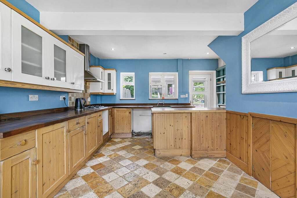 Additional image 6 of The Crescent, Welwyn, AL6